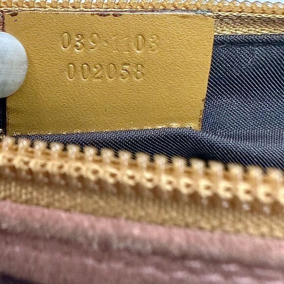 Vintage Gucci Pink Suede Boat Pochette - Picture 16 of 16